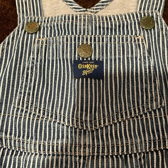 OshKosh B’gosh Boys/Toddler Navy/White Striped Overalls 12 Months - Picture 3 of 6